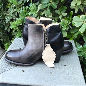 Bed|Stu Rustic yell boots two tone black grey 8.5